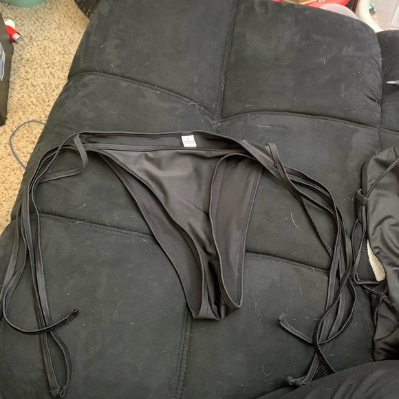 Bikini Set - Picture 2 of 8